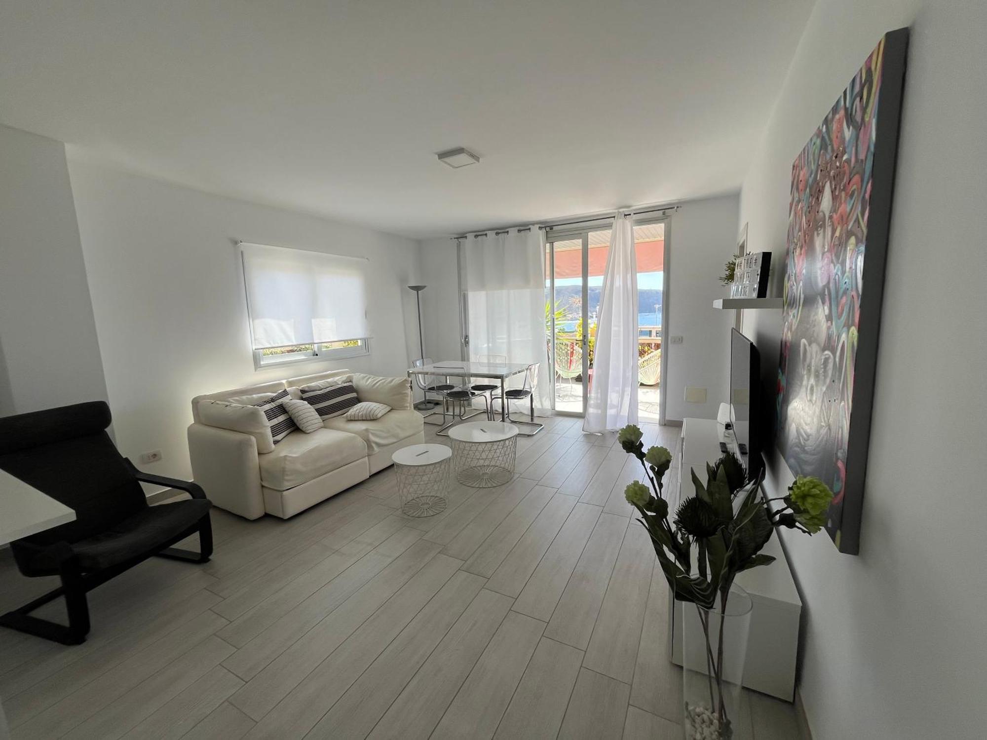 The White Heart House - Attic Sea View *
