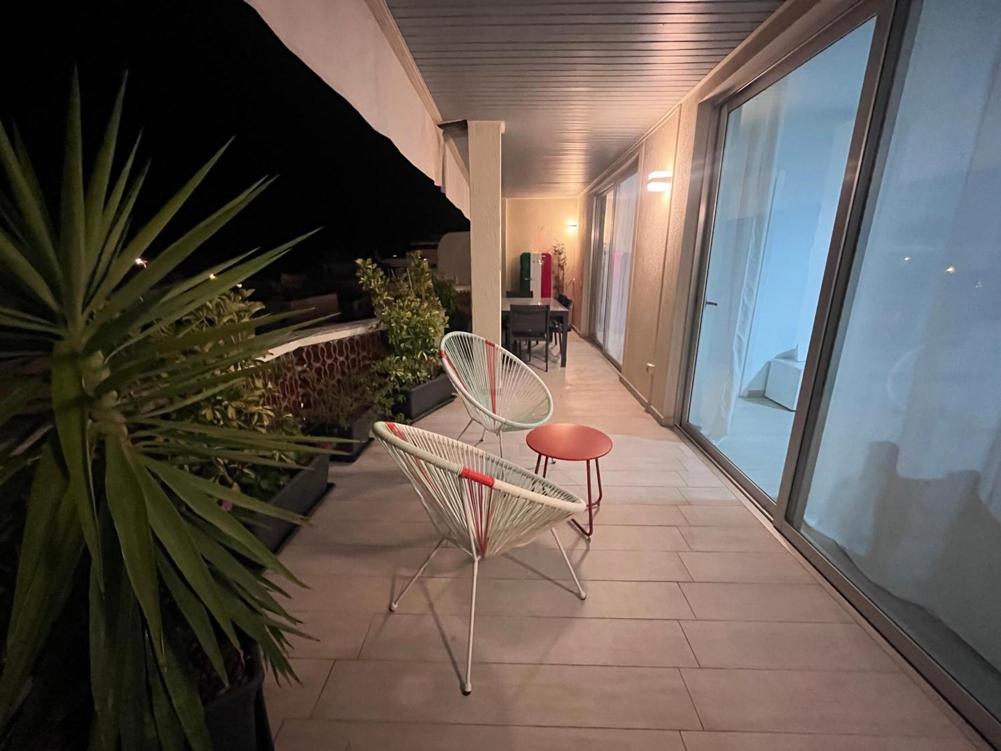 The White Heart House - Attic Sea View Apartament *