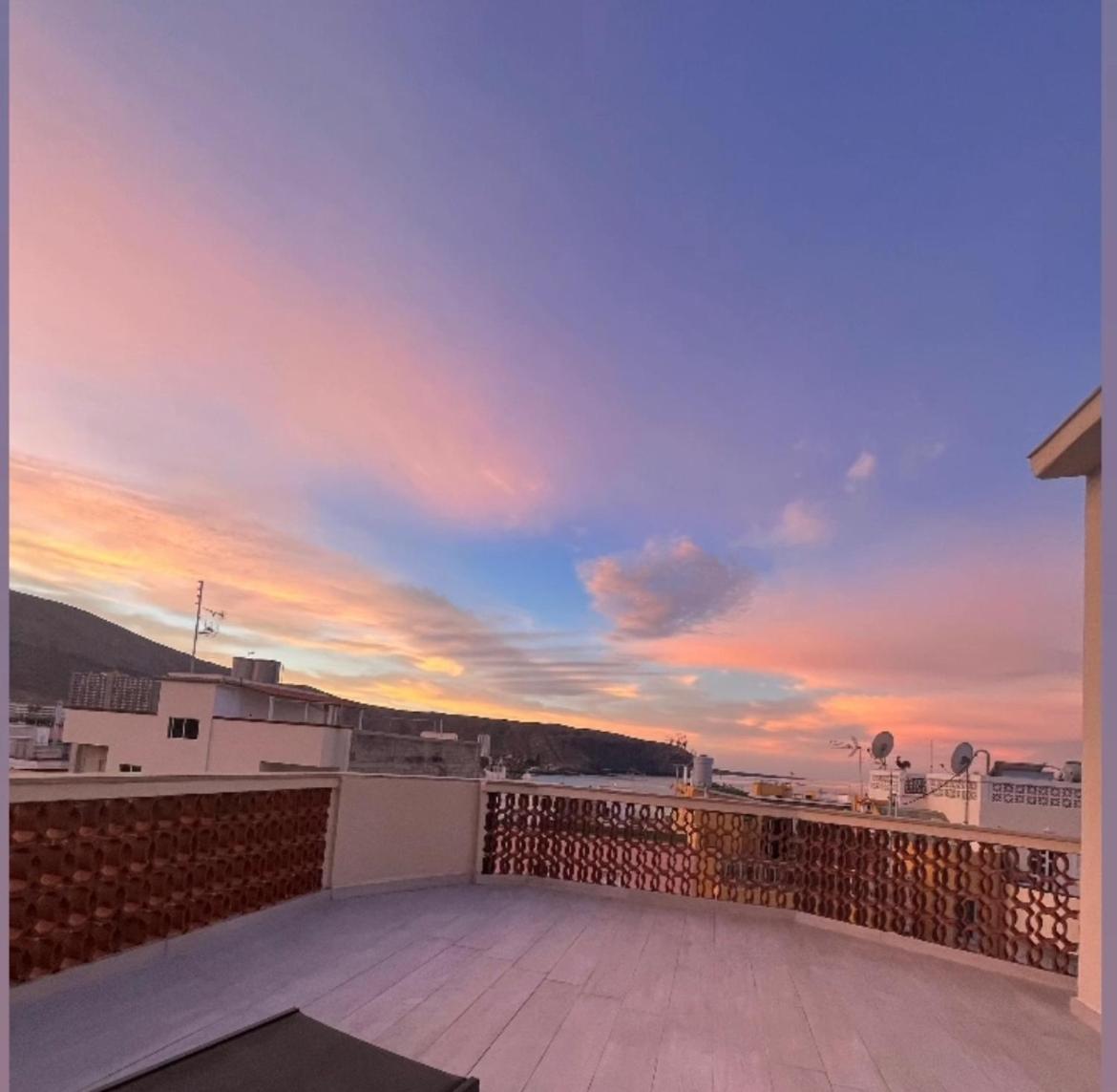 The White Heart House - Attic Sea View Apartament