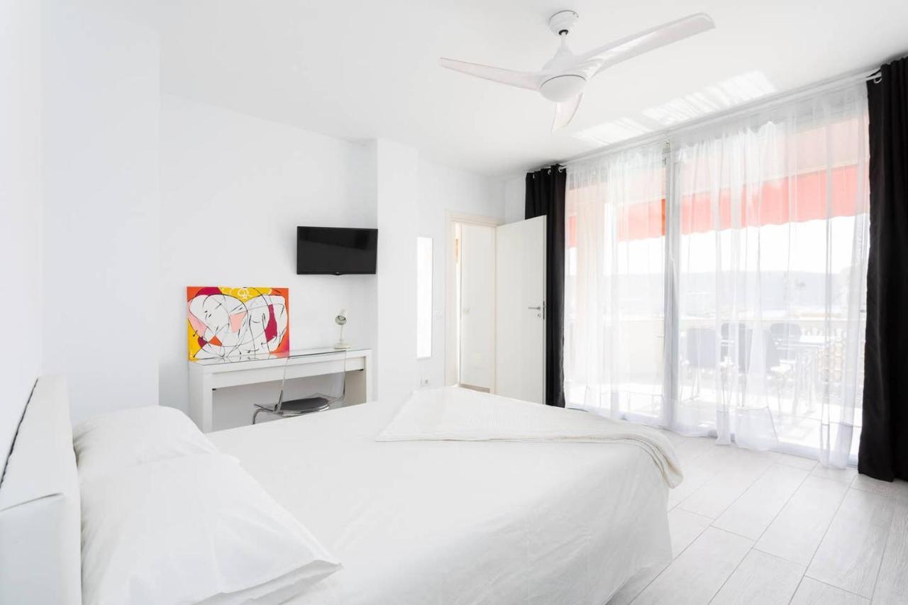 The White Heart House - Attic Sea View Apartment Los Cristianos (Tenerife)